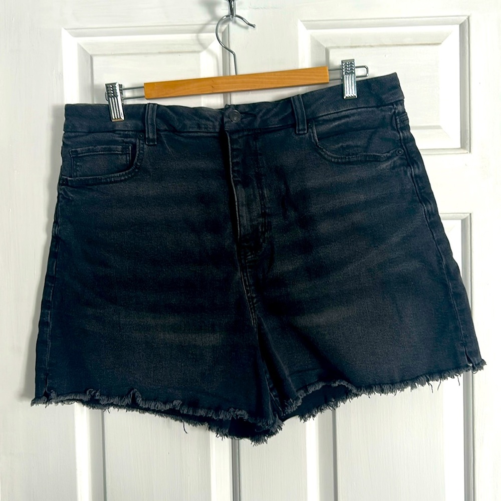 American Eagle size 16 curvy mom short